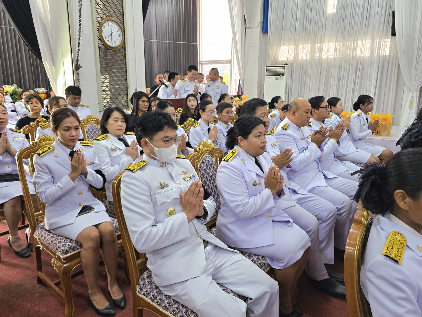 title - ปฏิรูปที่ดินจังหวัดเพชรบุรี พร้อมด้วยเจ้าหน้าที่ส.ป.ก.เพชรบุรี ร่วมพิธีบำเพ็ญกุศลสัตตมวาร (7 วัน) และทำบุญตักบาตร อุทิศถวายพระกุศลแด่ สมเด็จพระเจ้าลูกเธอ เจ้าฟ้าพัชรกิติยาภา นเรนทิราเทพยวดี กรมหลวงราชสาริณีสิริพัชร มหาวัชรราชธิดา